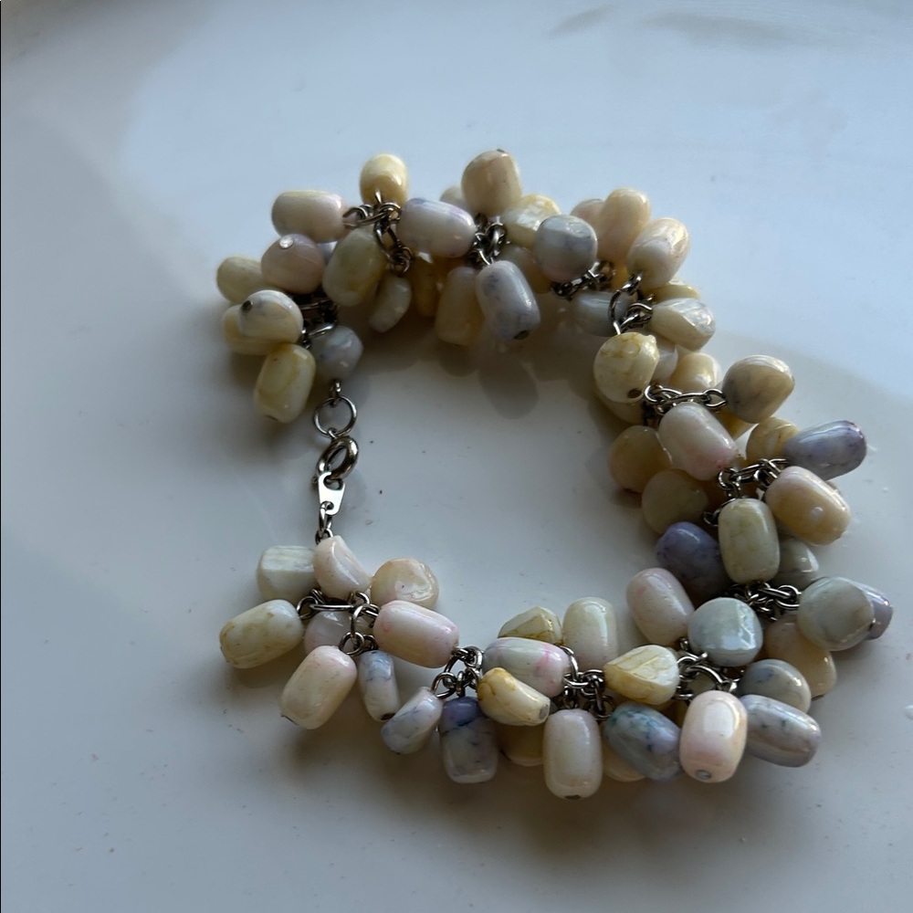 Elegant Vintage Shell Bead Cluster Bracelet Ivory & Lavender Silver Tone